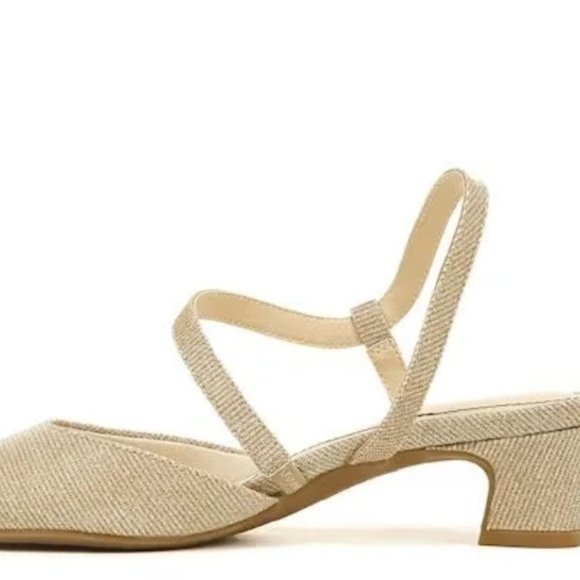 LifeStride Minimalist Women's Wide Width Dress Pumps - Picture 4 of 10